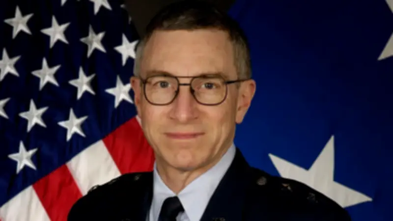 FBI sucht vermissten UFO-General: Nur Wanderschuhe und Revolver mitgenommen