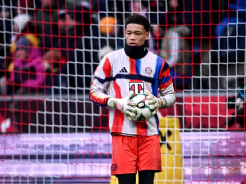FC Bayern München: 16-jähriger Torhüter Leonard Prescott erstmals im Profikader