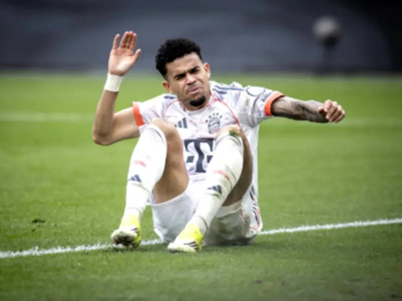 FC Bayern: Strittiger Platzverweis! Díaz fliegt nach Schwalben-Vorwurf vom Platz