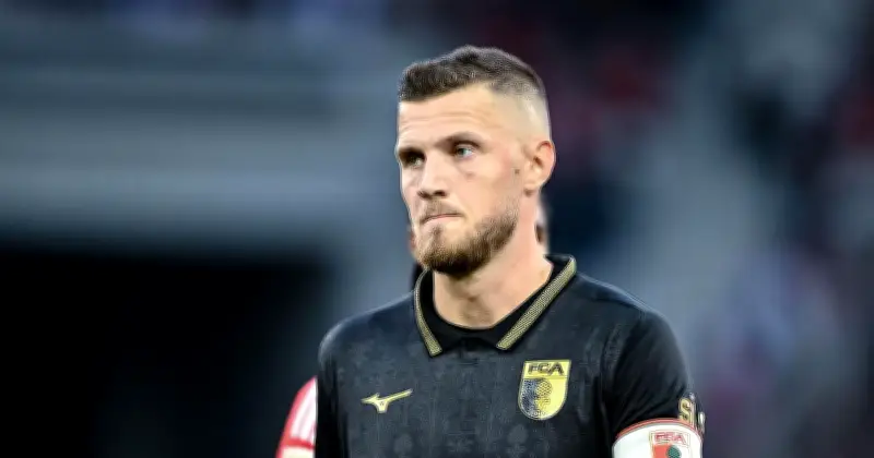 FCA-Kapitän Gouweleeuw vor Comeback: BVB-Spiel noch zu früh, Rückkehr im April