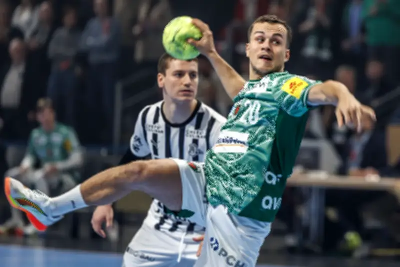 Füchse Berlin bezwingen Rhein-Neckar Löwen und bleiben im Titelrennen