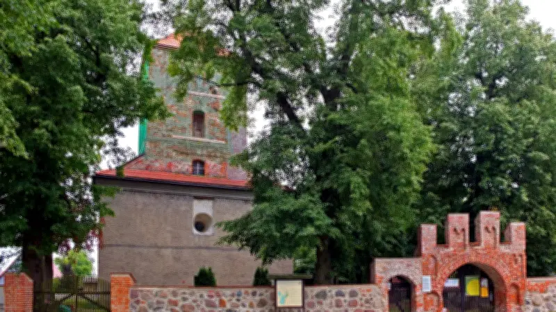 Festgottesdienst in Potzlow: Evangelische Kirche beschließt Osterfest mit Musik und Poesie