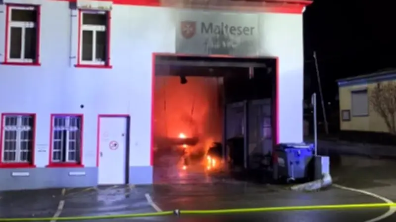 Feuer bei Maltesern: Rettungswache in Wuppertal steht in Flammen