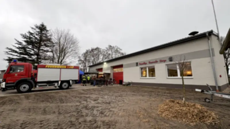 Feuerwehr Berge weiht erweitertes Gerätehaus ein – Mehr Platz für Einsatzfahrzeuge