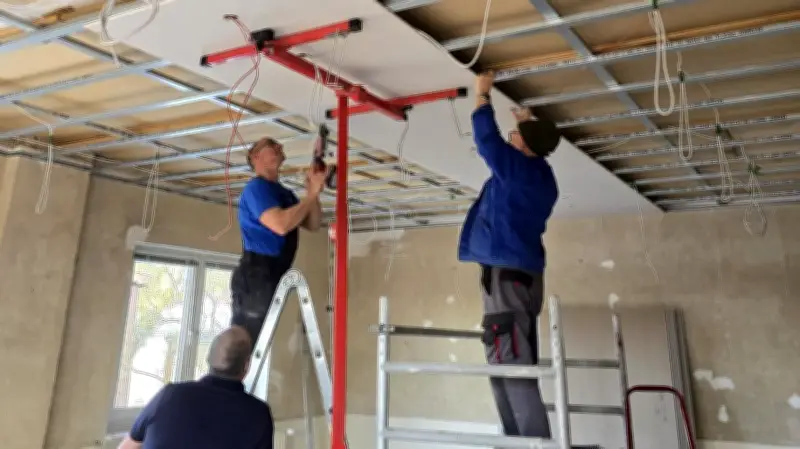 Feuerwehr Dankerode renoviert Schulungsraum selbst – Havarie sorgt für zusätzlichen Stress