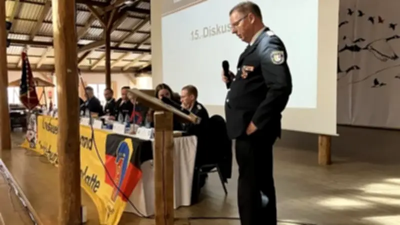 Feuerwehr-Mehrheit spricht Stephan Drews das Vertrauen als Kreisverbandsvorsitzender ab