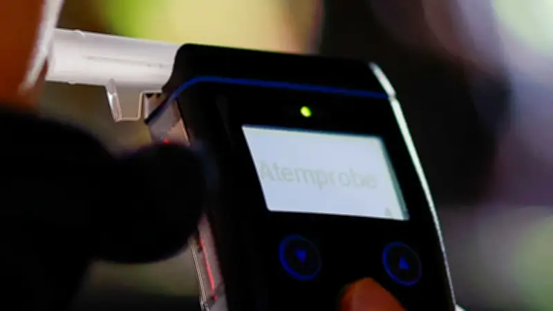 Führerschein abgenommen: Polizei stoppt Fahrer mit über drei Promille in Biederitz