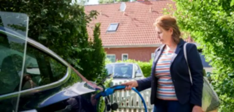 Flexibles Laden mit Flatterstrom: Was E-Auto-Akkus bei dynamischen Tarifen aushalten müssen