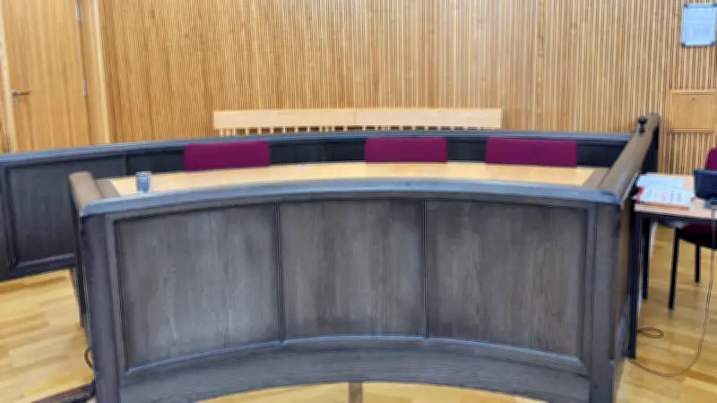 Flucht vor Urteil: Vergewaltiger (35) türmt aus Gericht - Polizei sucht ihn