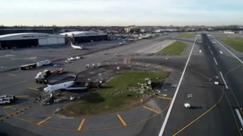 Flugzeug-Unfall in New York: Neue Videoaufnahmen zeigen dramatische Unfalluntersuchung