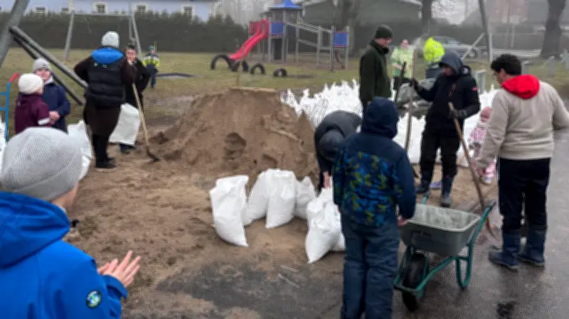 Fluthelfer in Vorpommern: Zwischen Dankbarkeit und verbalen Angriffen im Einsatz
