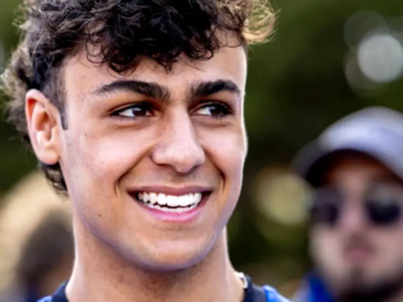 Formel-1-Debüt in Melbourne: Arvid Lindblad begeistert mit historischer Leistung