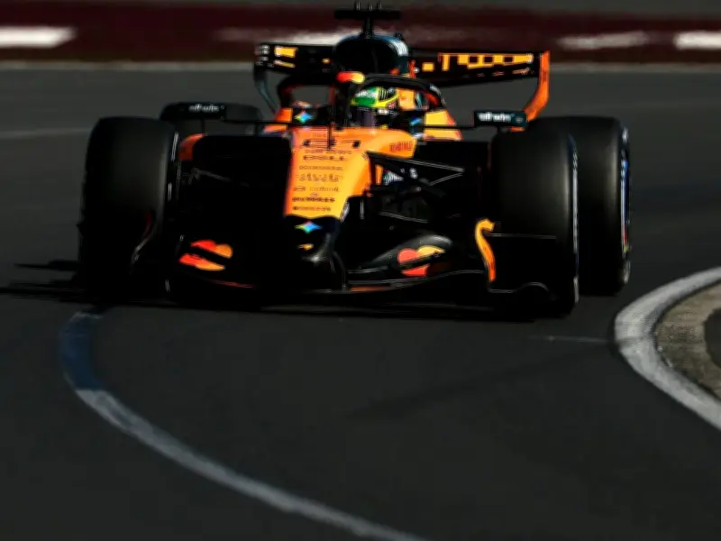 Formel 1: Piastri dominiert Trainingsstart - Aston Martin in der Krise