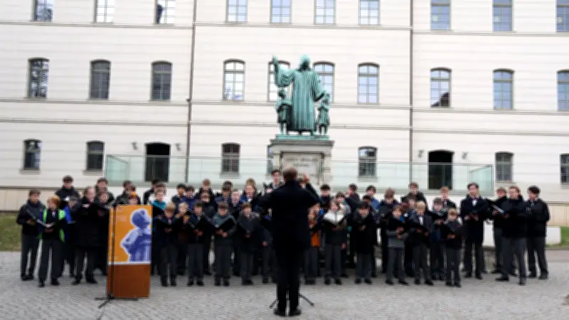 Francke-Fest in Halle: Gedenkstunde mit besonderem Geburtstagsständchen für Stiftungsgründer