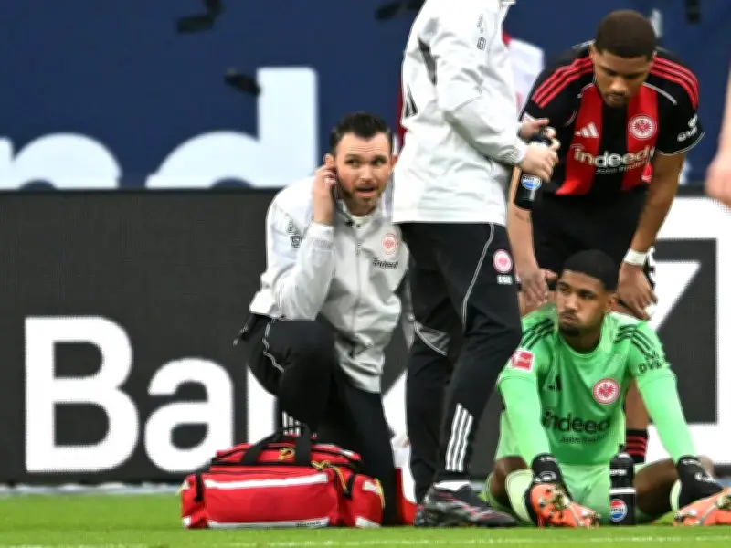 Frankfurts Stammtorhüter Kaua Santos fällt mehrere Wochen mit Knieverletzung aus