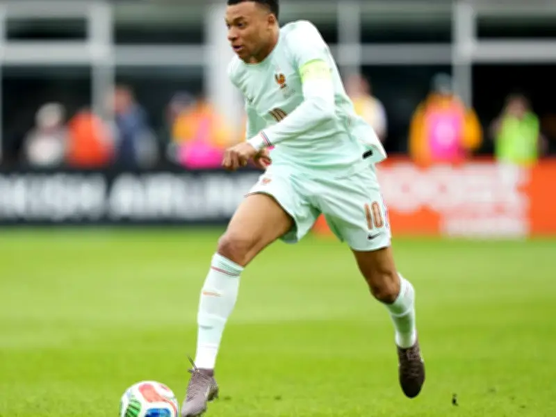 Frankreichs Sieg trotz Roter Karte: Mbappé und Ekitiké bezwingen Brasilien