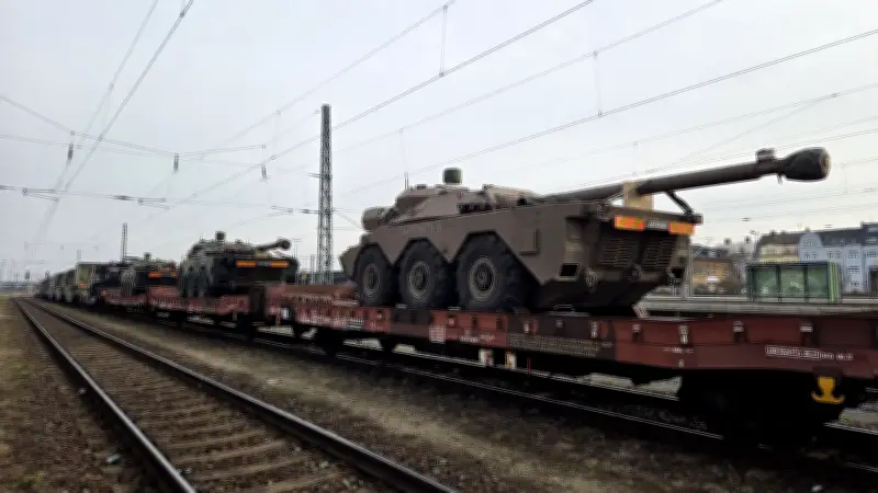 Französische Panzer sorgen für Aufregung in Bitterfeld - Militärzug durchfährt Chemiepark