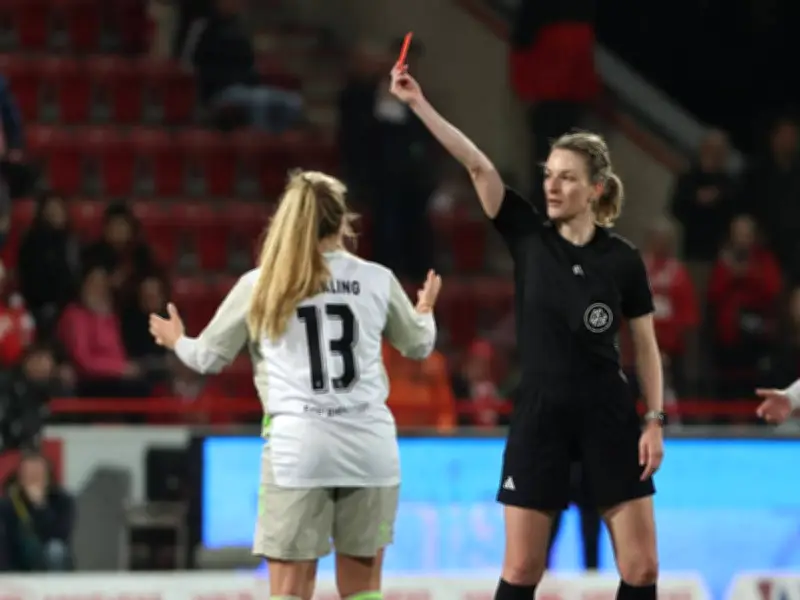 Frauen-Bundesliga: Aufregung um umstrittene Rote Karte bei Werders Niederlage