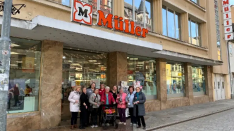 Frauentag in Weißenfels: Blumen und Tränen bei Müller-Mitarbeiterinnen