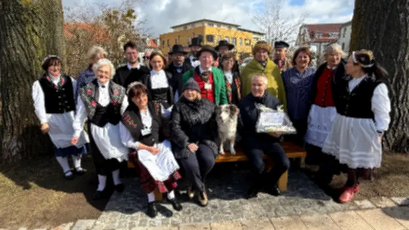 Freundschaftsbank für ARD-Serie 'Käthe und ich' in Waren eingeweiht