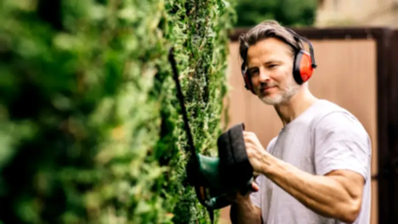 Frühjahrsputz im Garten: Die besten Tipps für den Start in die Gartensaison