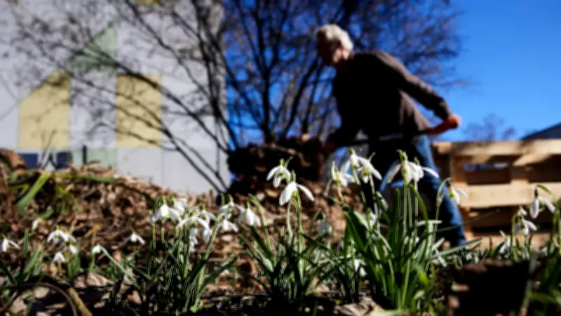 Frühlingserwachen im Garten: Bis zu 21 Grad locken Hobbygärtner ins Freie