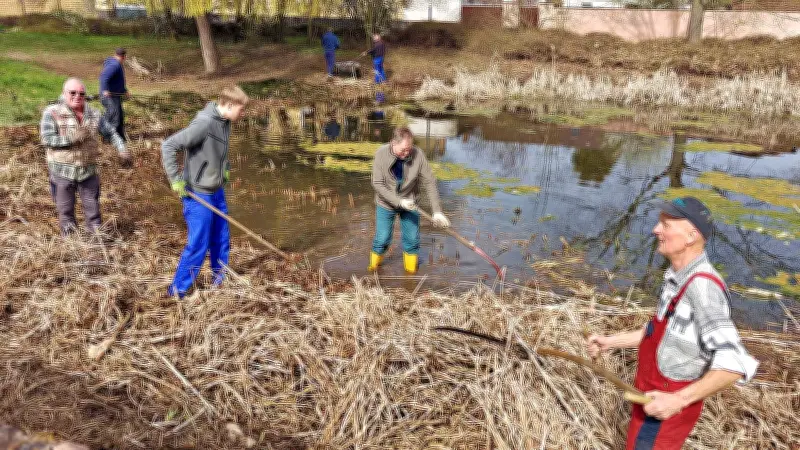 Frühlingserwachen in Bitterfeld-Wolfen: Goldene Müllzange wandert bei großem Stadtputz