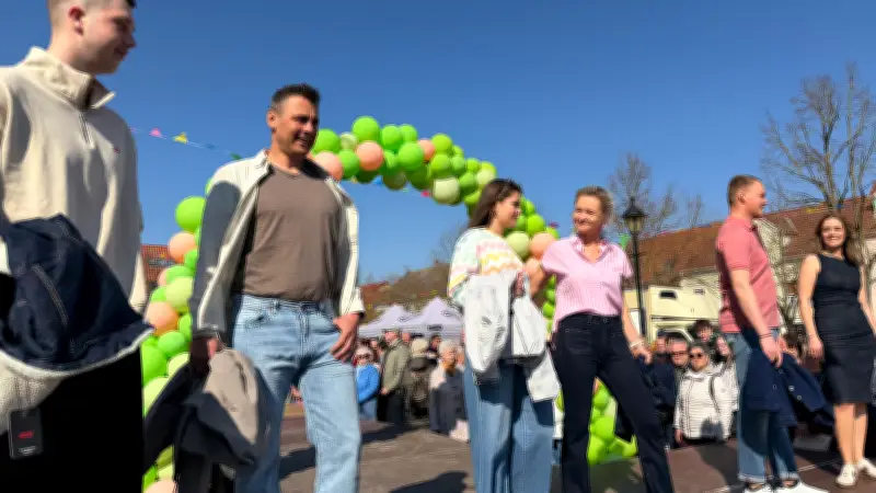 Frühlingsfest in Templin: Modehäuser begeistern mit Modenschau Hunderte Besucher