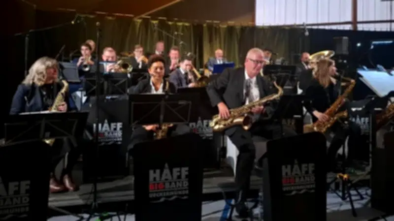 Frühlingskonzert mit 80 Musikern: Haff Bigband setzt in Ferdinandshof neue Maßstäbe
