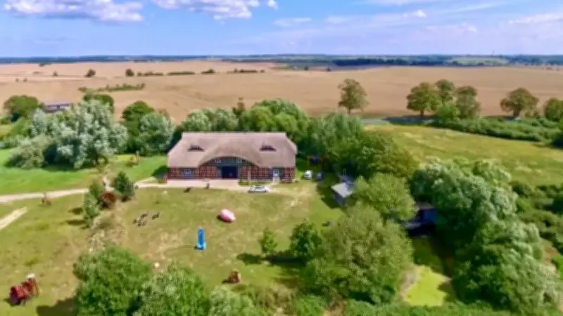 Frühlingsmarkt in Katzow: Kunsthandwerk und Osterdekoration im historischen Ambiente