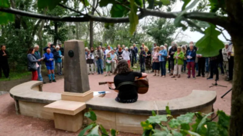 Frühlingssingen in Halle: Tradition ohne Barrieren am Saaleufer ermöglicht Teilhabe für alle