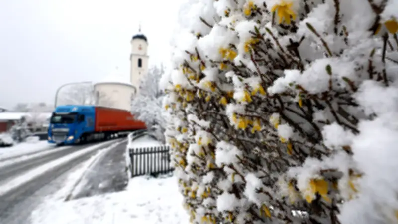 Frostiger Ferienstart: Aprilwetter bringt Schnee und Kälte zum Osterferienbeginn