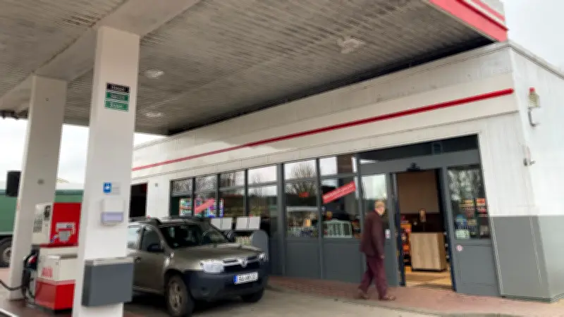 Frust an der Tankstelle: Kunden kritisieren hohe Spritpreise als staatliche Abzocke