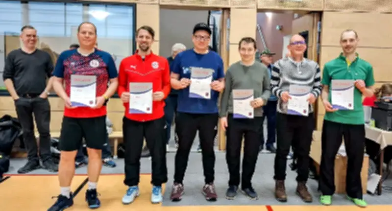 FSV Nienburg holt fünf Medaillen bei Heim-Landesmeisterschaft im Badminton
