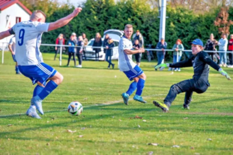 Fußball-Derby in Baumersroda: Herrengosserstedt siegt dank starker erster Hälfte