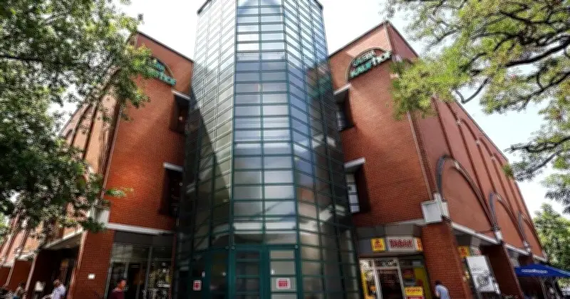 Galeria am Rotkreuzplatz droht Schließung: OFB plant Abriss und Neubau