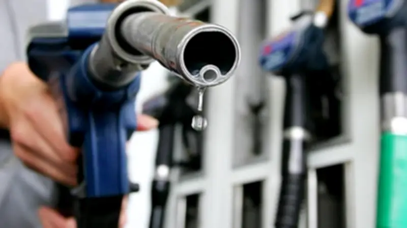 Gefährlicher Tankbetrug-Trend: Warum der virale Spartipp juristisch und finanziell nicht aufgeht