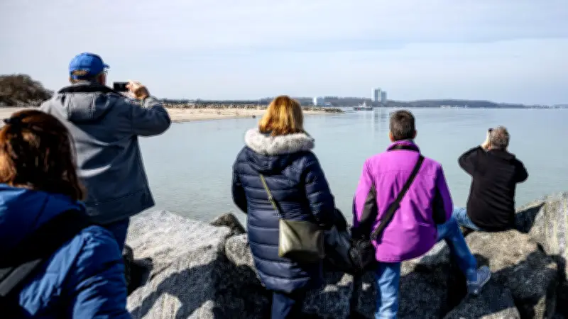 Geländesperrung an Ostseeküste: Schaulustige behindern Wal-Rettung vor Timmendorfer Strand