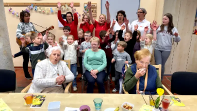 Generationenprojekt in Annaburg: Kindergartenkinder feiern mit Senioren der DRK-Tagespflege