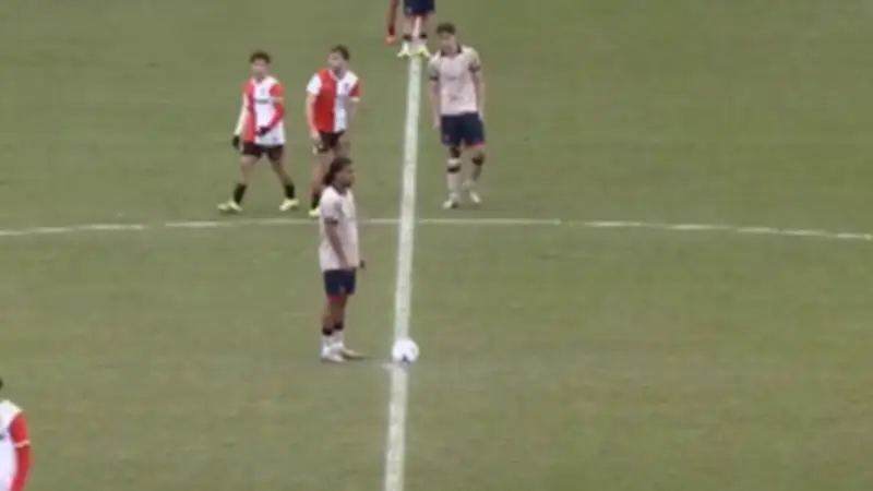 Genialer Anstoß bei U21-Spiel: Feyenoord Rotterdam gegen Venlo sorgt für Furore