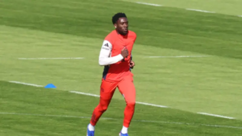 Gerüchte um Geheimgespräche: Will Alphonso Davies den FC Bayern München verlassen?