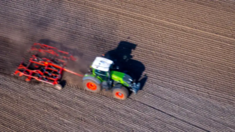 Gestohlene Traktoren in Templin: Täter mit Lkw gestoppt - Schaden 150.000 Euro