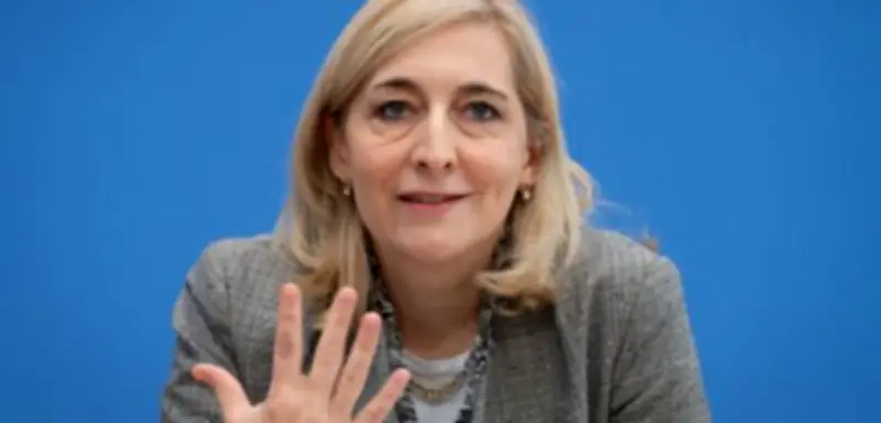 Gesundheitsministerin Warken präsentiert Reformvorschläge für die deutschen Krankenkassen