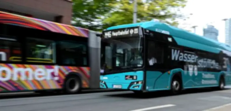 Gewalt in Frankfurter Bus: Kontrolleur von Frau attackiert und ins Krankenhaus gebracht