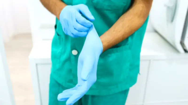 Gewalttätiger Ausraster in Rüsselsheimer Klinik: Mann stört OP und verletzt Polizisten