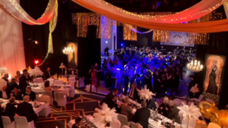 Glanzvoller Theaterball in Neustrelitz feiert 250 Jahre Landestheater mit Walzer und Prominenz