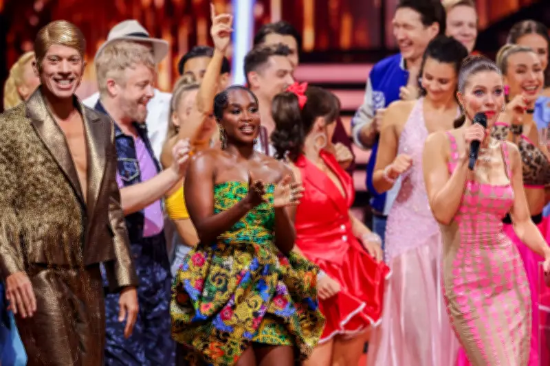 Goldener Auftritt bei Let's Dance: Jorge González als C-3PO und Oscar-Statue