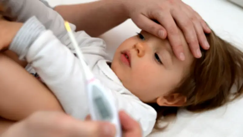 Grippe bei Kindern: Kinderarzt warnt vor gefährlichen Fieberkrämpfen und Flüssigkeitsmangel