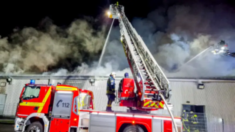 Großbrand in Kehler Disko: 750 Partygäste flüchten vor Flammen