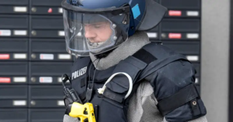 Großeinsatz in München-Bogenhausen: SEK überwältigt bewaffneten Mann mit Grillgabel und Messer